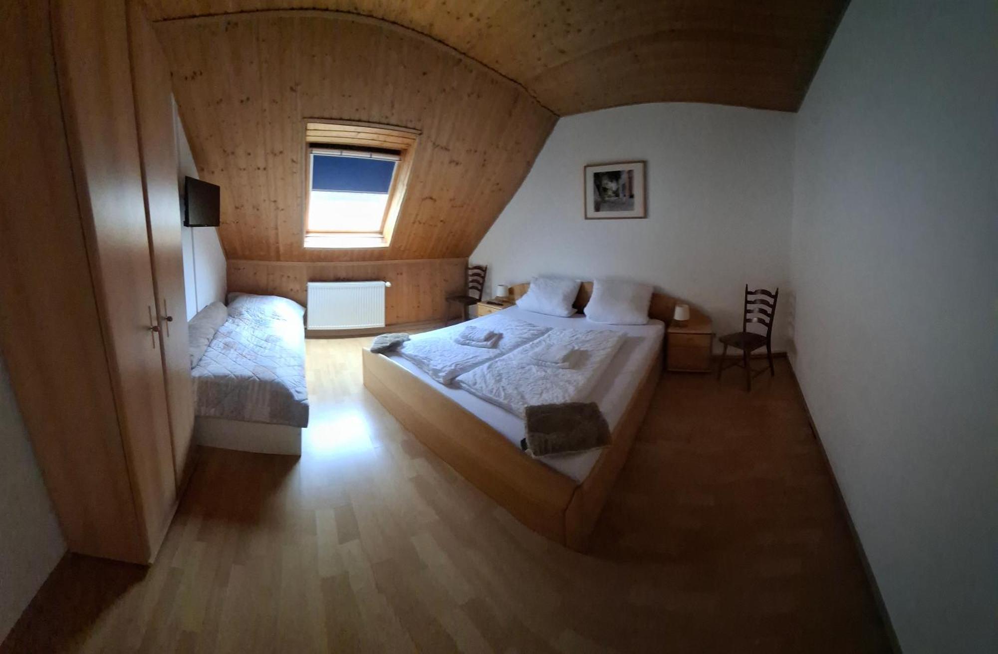 Gaestezimmer / Weingut Peter Вахенгайм-ан-дер-Вайнштрасе Екстер'єр фото